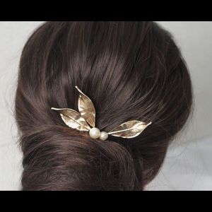 Wedding Gold and Pearl Hair Pins